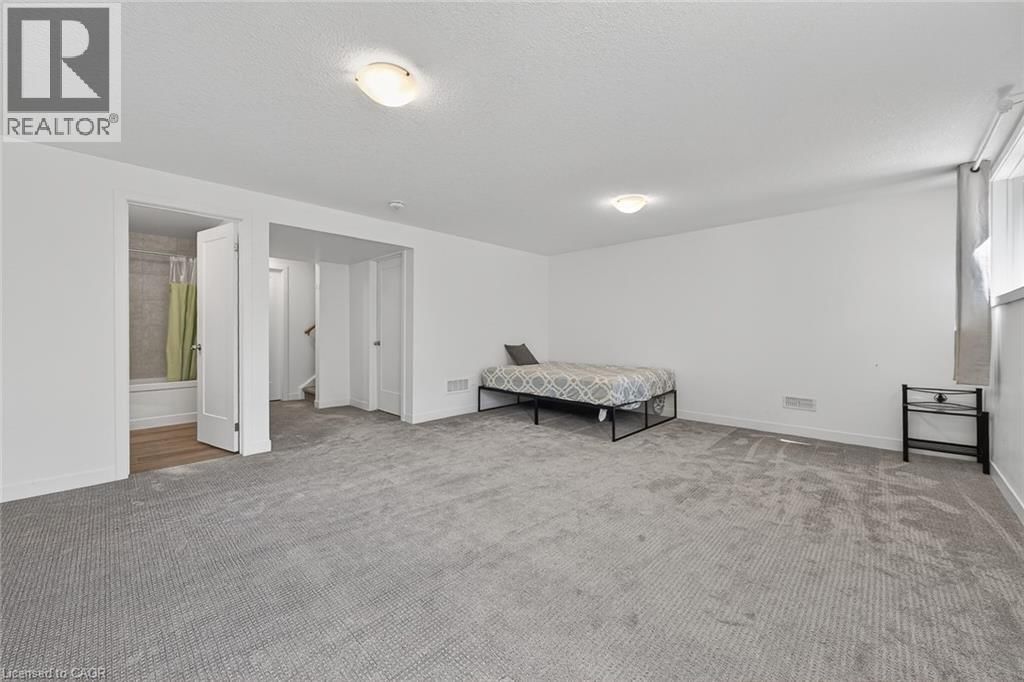 95 QUEENSBROOK CRESCENT Image 45