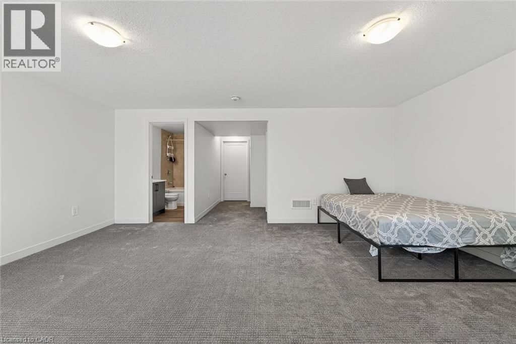 95 QUEENSBROOK CRESCENT Image 46