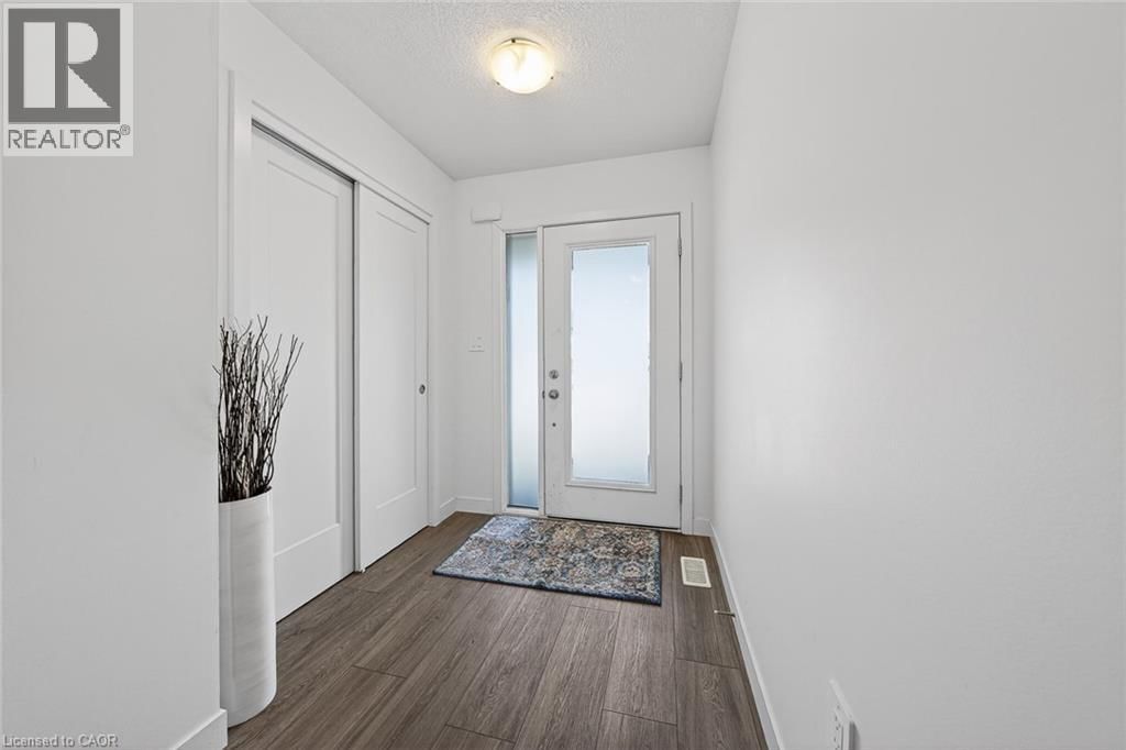 95 QUEENSBROOK CRESCENT Image 7