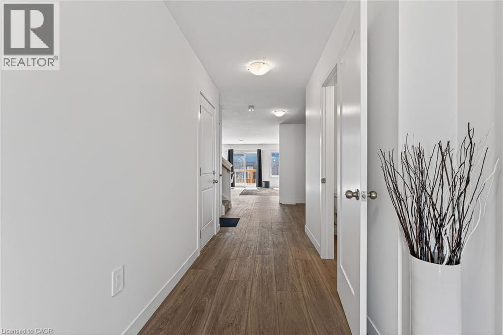 95 QUEENSBROOK CRESCENT Image 8