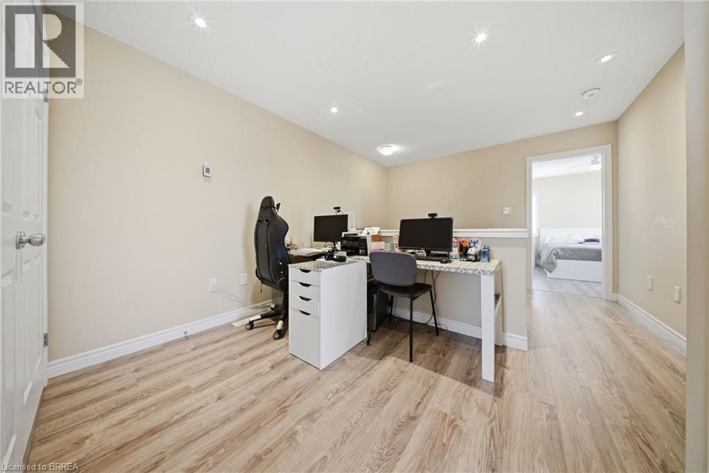 105 - 1220 RIVERBEND ROAD Image 12