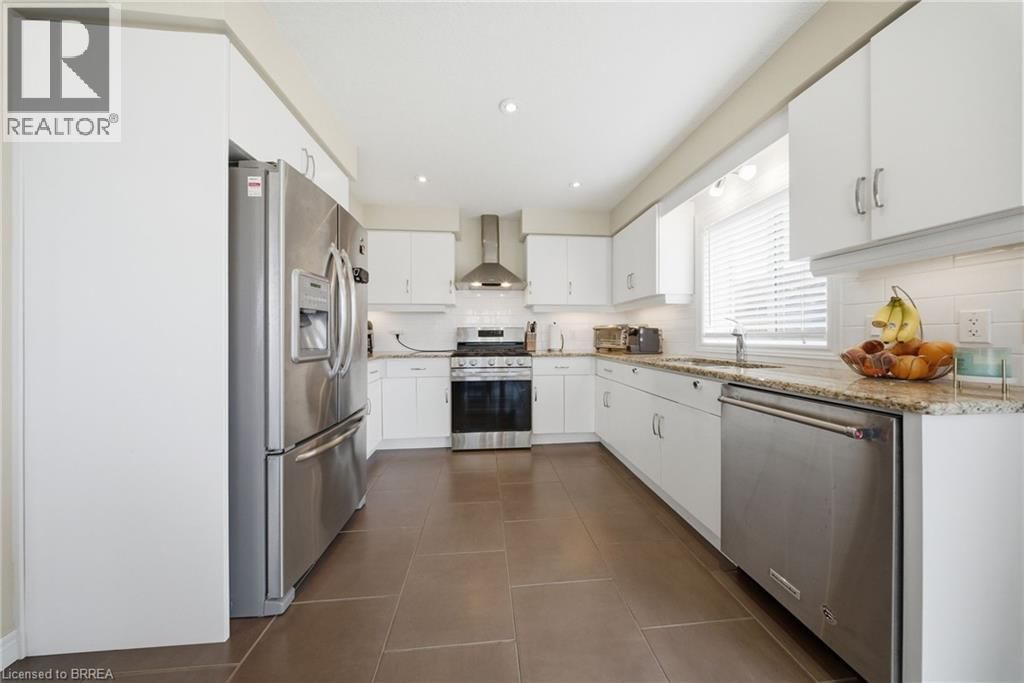 105 - 1220 RIVERBEND ROAD Image 8