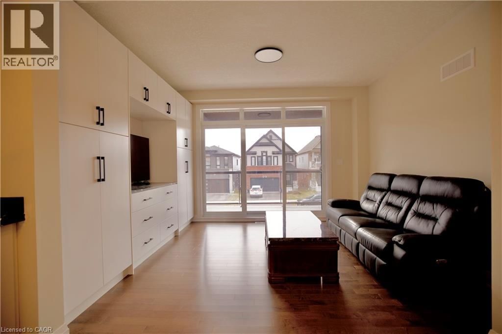 559 BALSAM POPLAR STREET Image 10