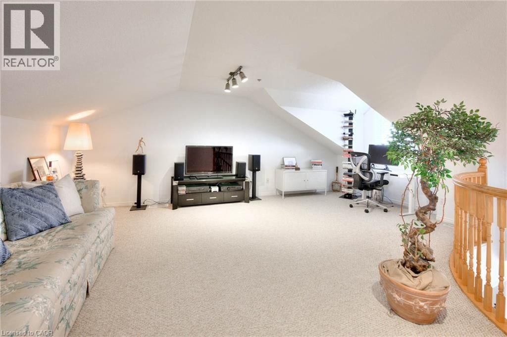 36 FULLERTON STREET Image 33