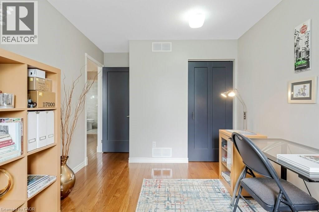 56 DAWN CRESCENT Image 18