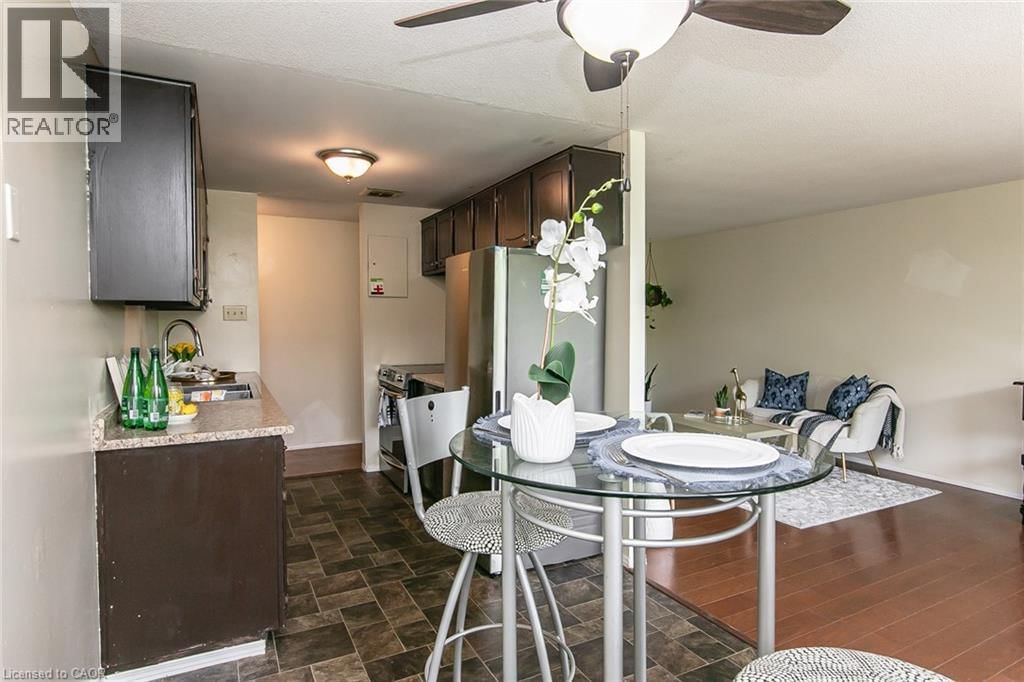 203 - 30 AVALON PLACE Image 17