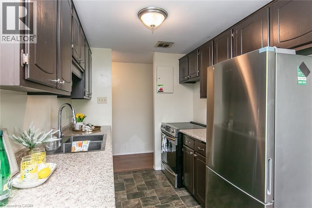 203 - 30 AVALON PLACE Image 18