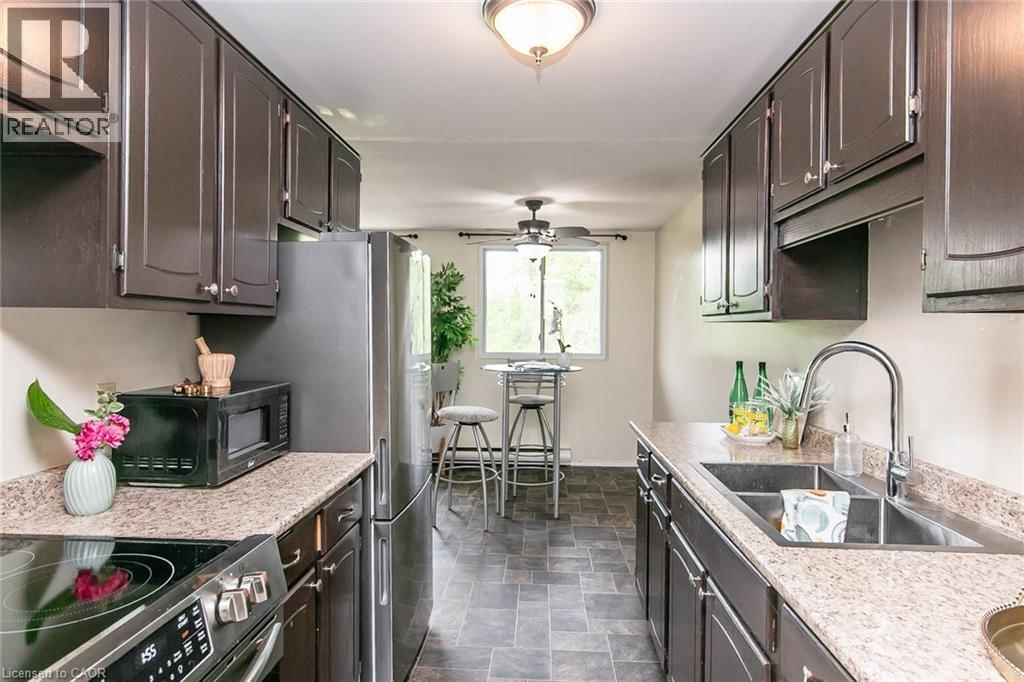 203 - 30 AVALON PLACE Image 23