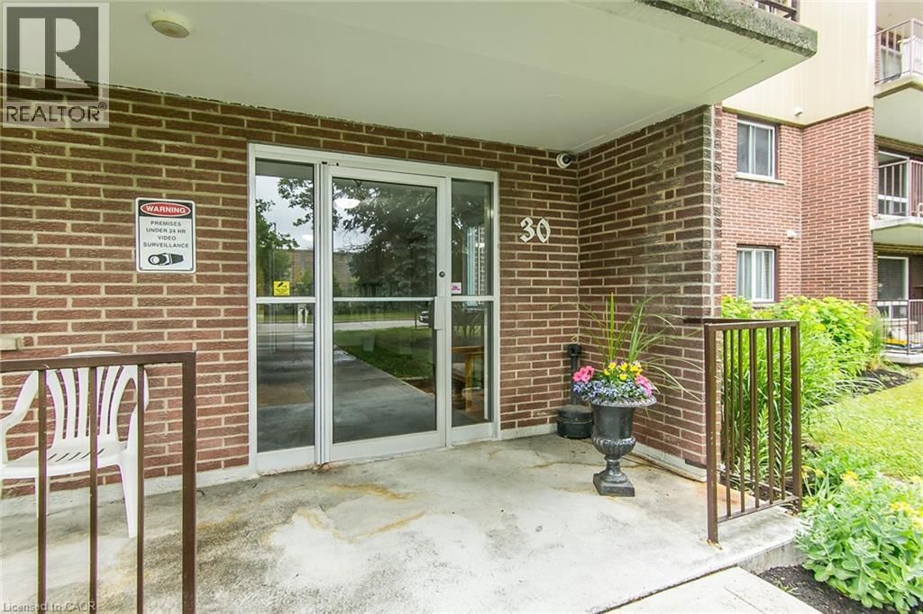 203 - 30 AVALON PLACE Image 3