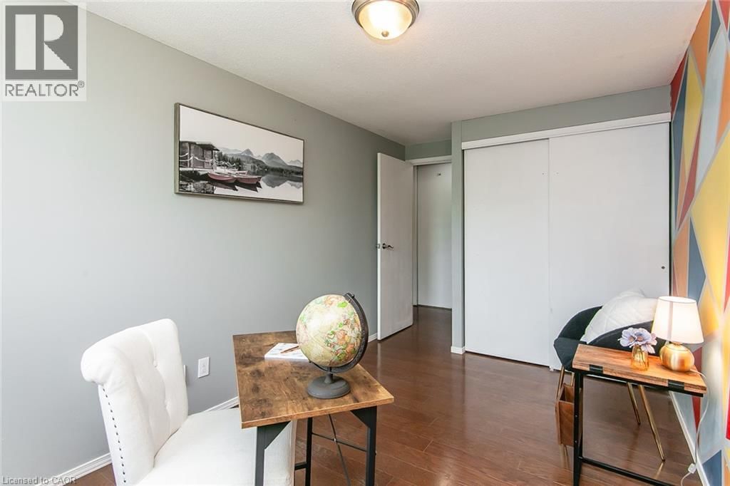 203 - 30 AVALON PLACE Image 32