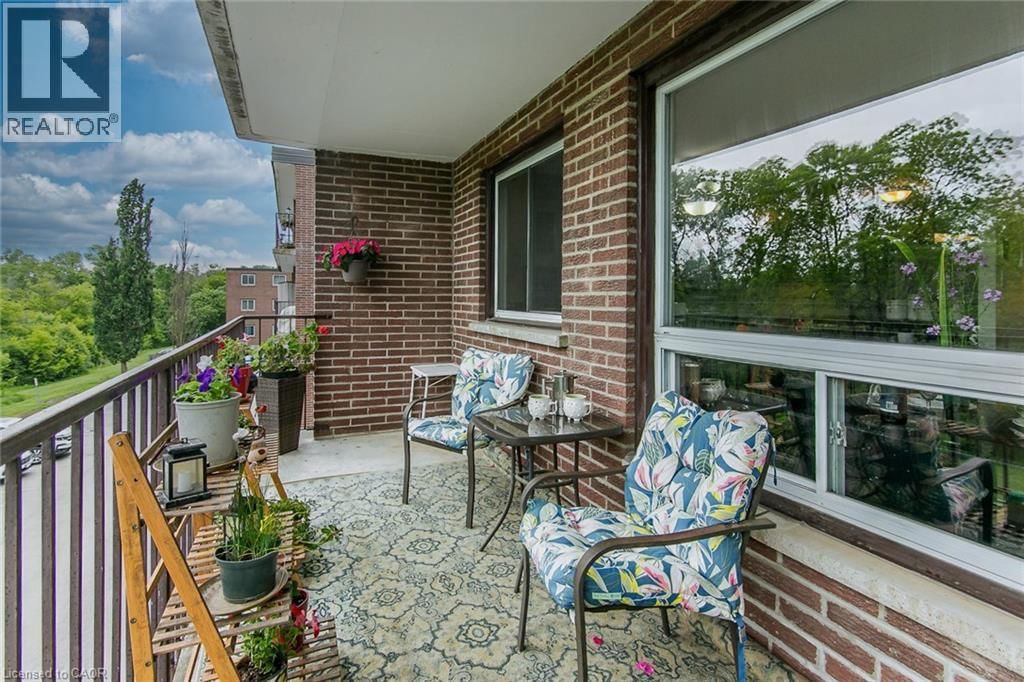 203 - 30 AVALON PLACE Image 37