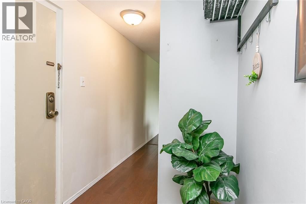 203 - 30 AVALON PLACE Image 8