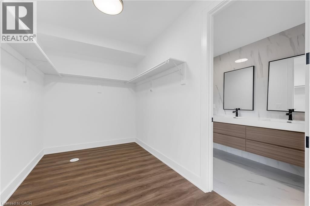 146 EVERETT COMMON Image 10