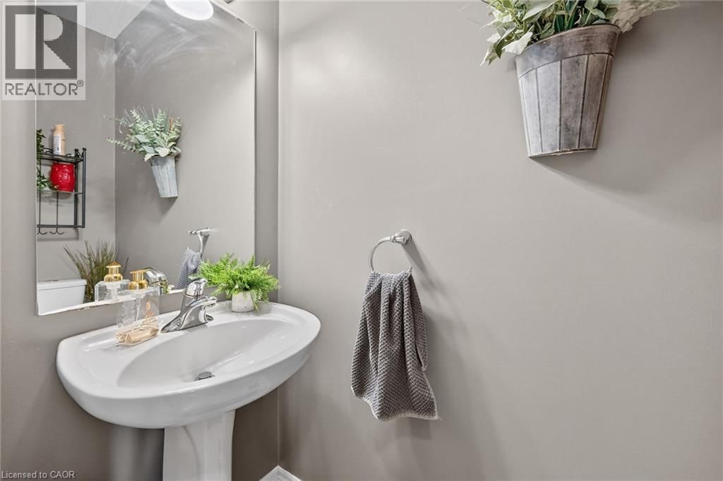 16 DOWNING STREET Image 31