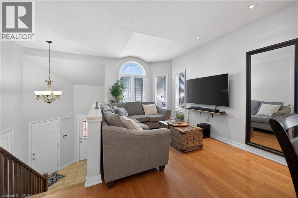 16 DOWNING STREET Image 6