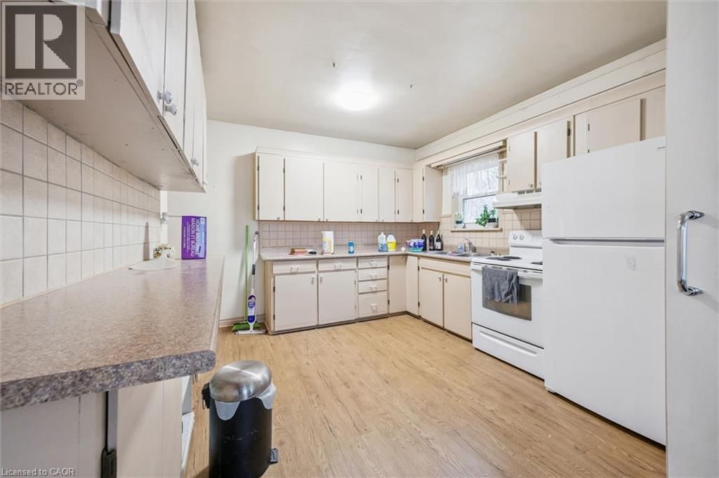 605 WATERLOO STREET SOUTH Image 11