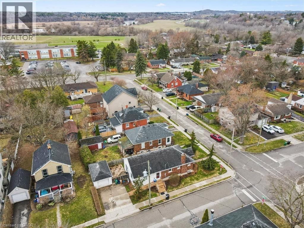 605 WATERLOO STREET SOUTH Image 29