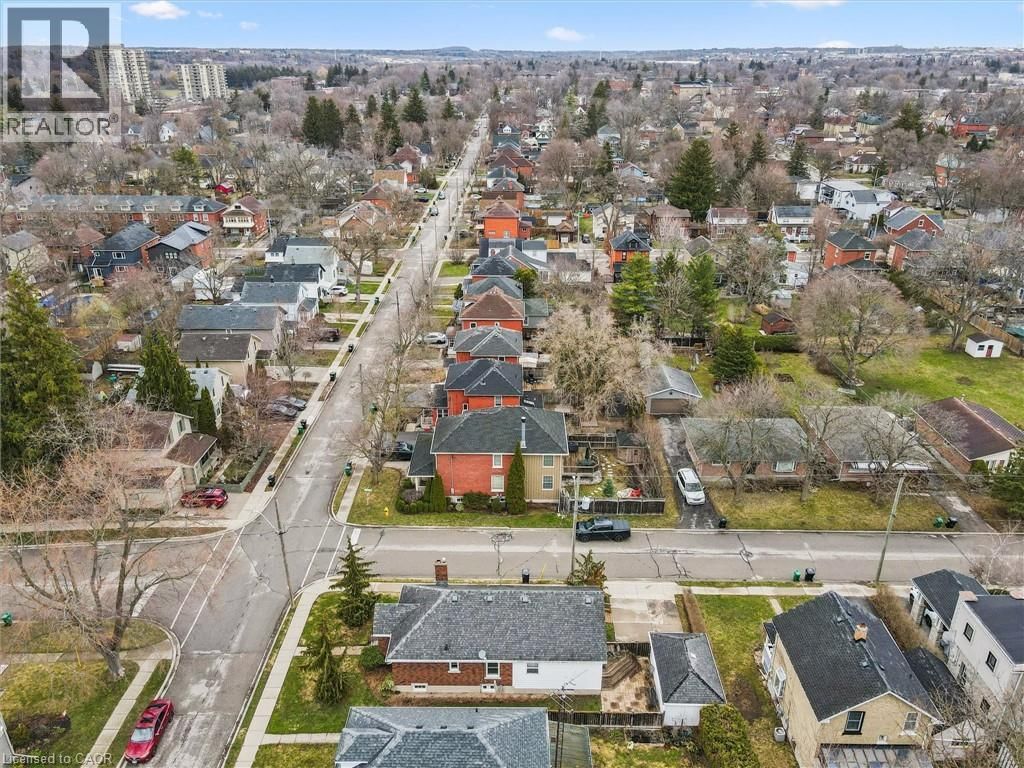 605 WATERLOO STREET SOUTH Image 33