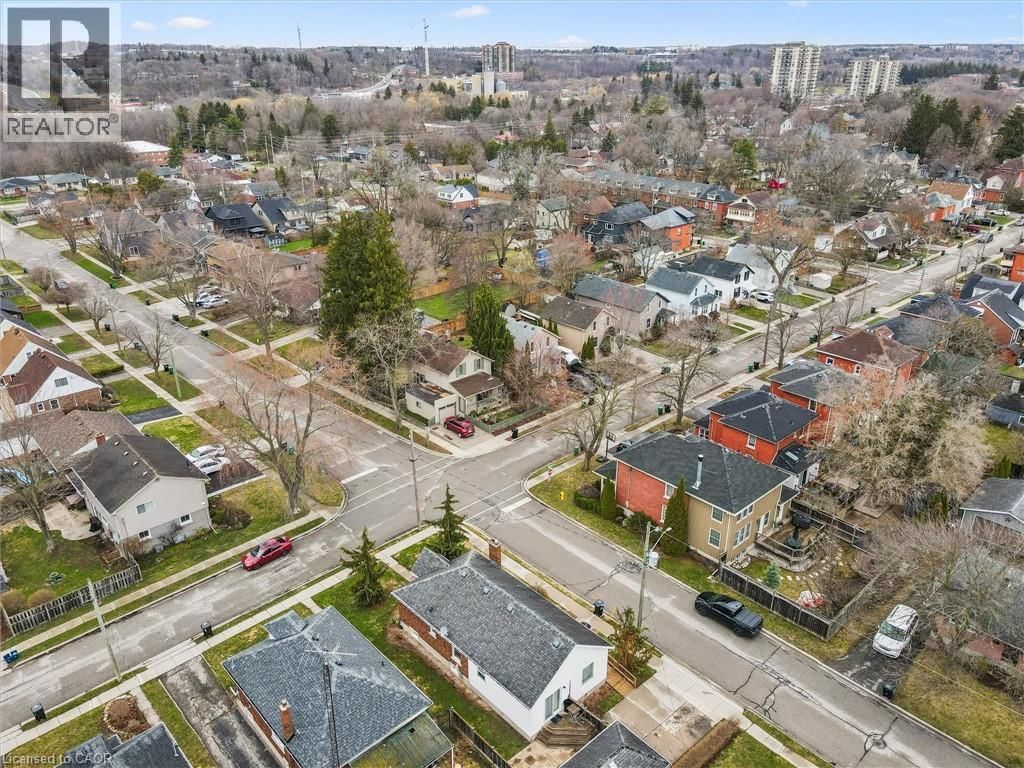 605 WATERLOO STREET SOUTH Image 34