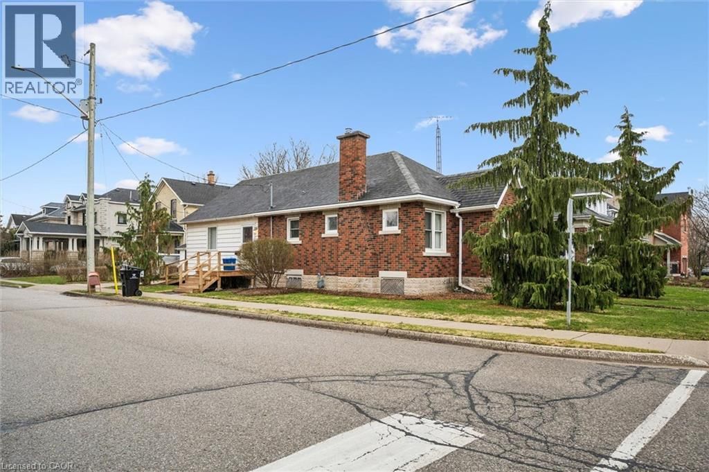 605 WATERLOO STREET SOUTH Image 4