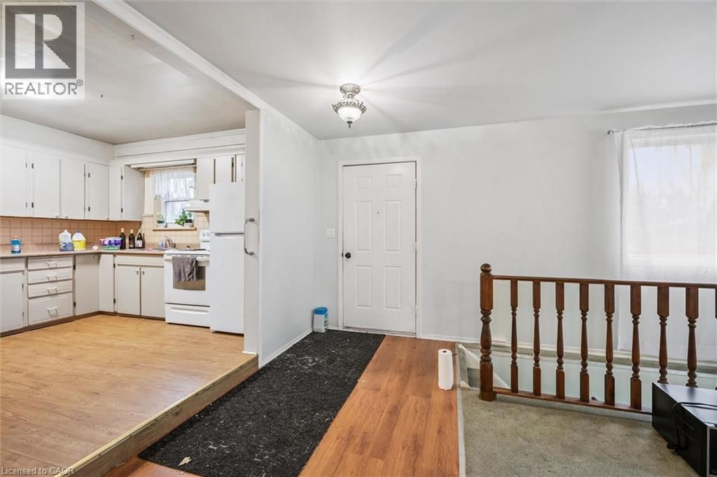 605 WATERLOO STREET SOUTH Image 5