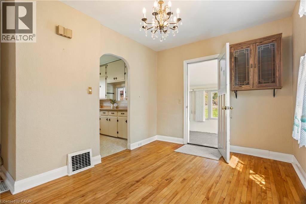 194 MOORE AVENUE SOUTH Image 12