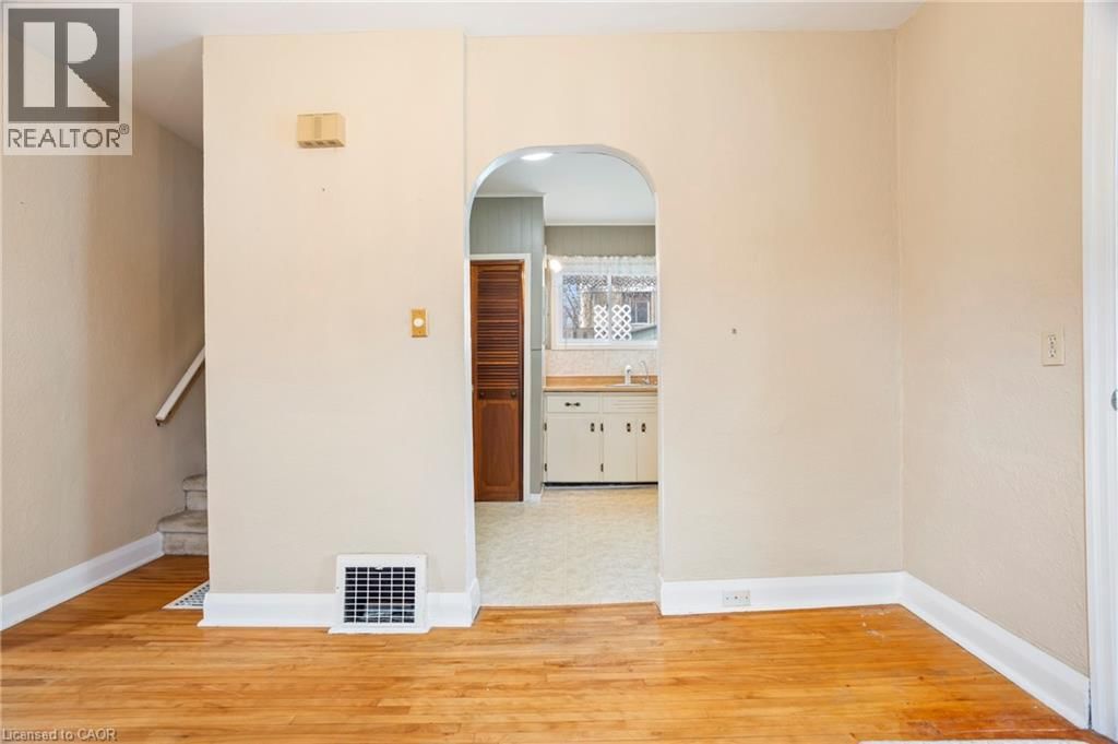 194 MOORE AVENUE SOUTH Image 18