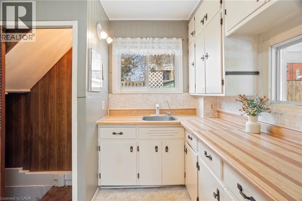 194 MOORE AVENUE SOUTH Image 21