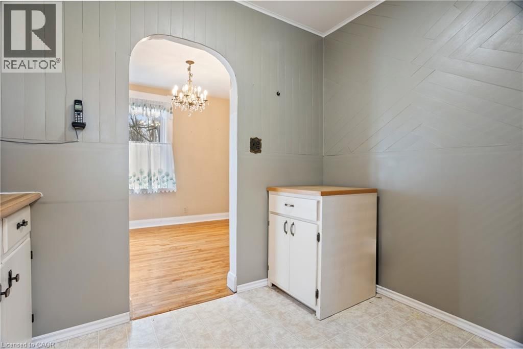 194 MOORE AVENUE SOUTH Image 22