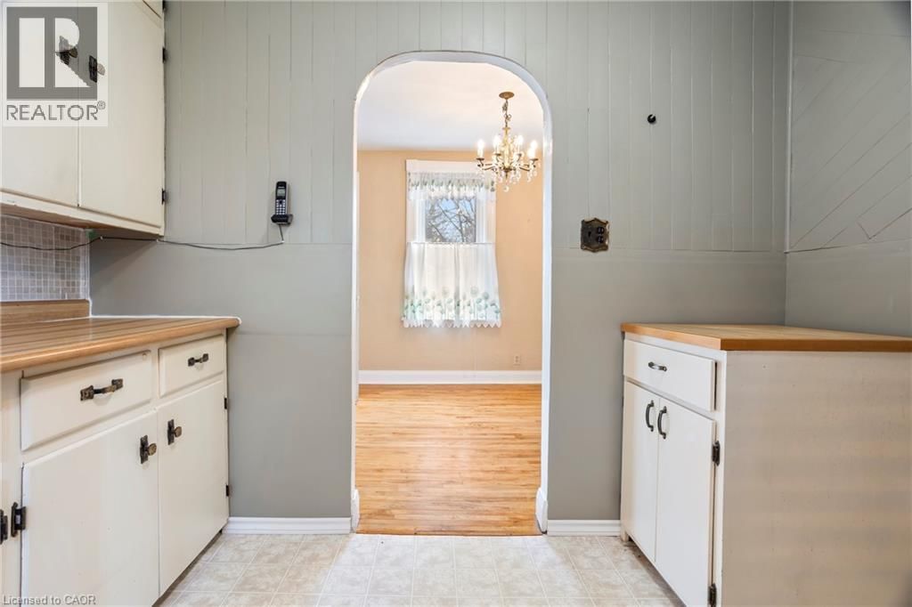 194 MOORE AVENUE SOUTH Image 23