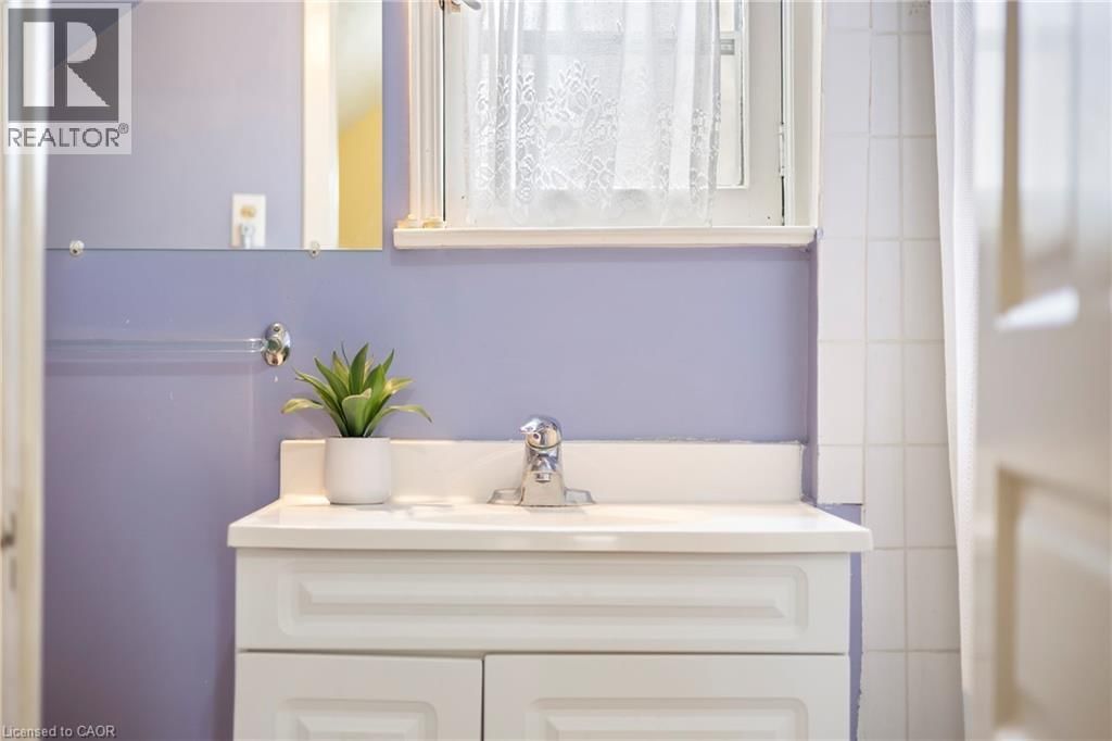 194 MOORE AVENUE SOUTH Image 25