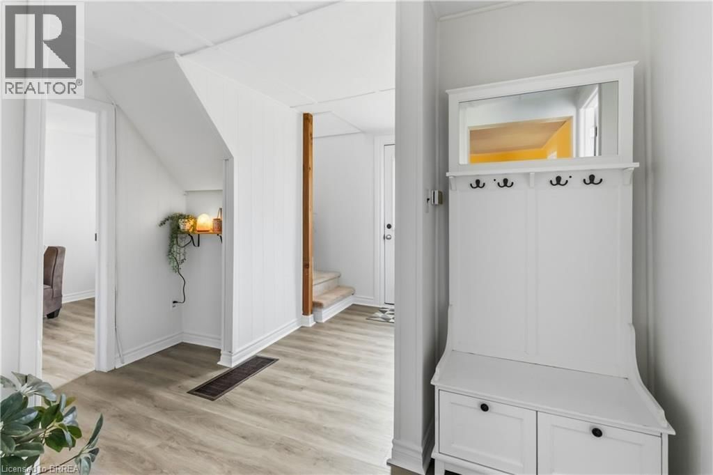 1 KINGS LANE Image 25