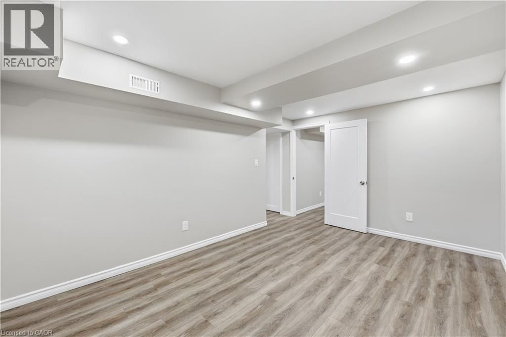 154 - 11 QUEENSLEA DRIVE Image 23