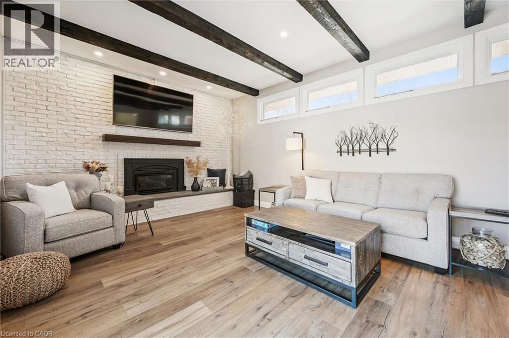 316 DALE CRESCENT Image 2