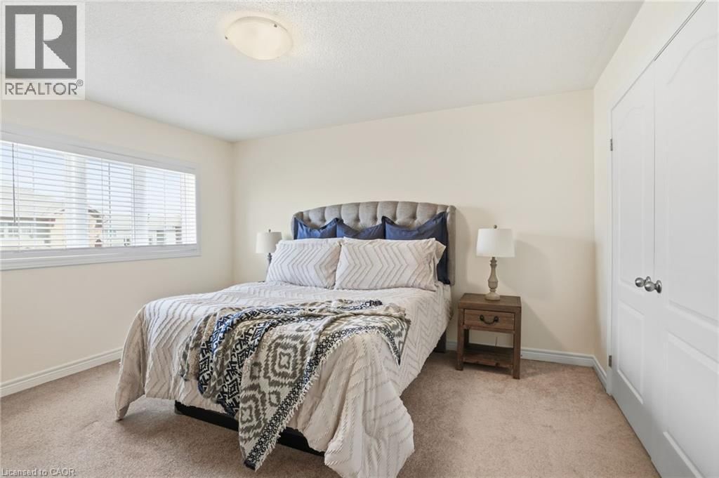 13 MARINA POINT CRESCENT Image 16