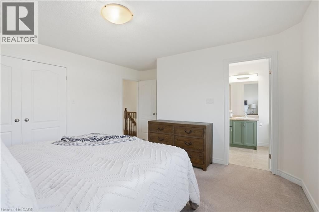 13 MARINA POINT CRESCENT Image 17