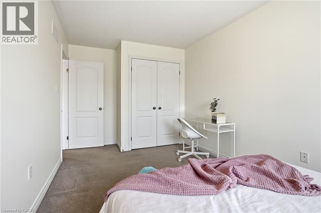 13 MARINA POINT CRESCENT Image 20