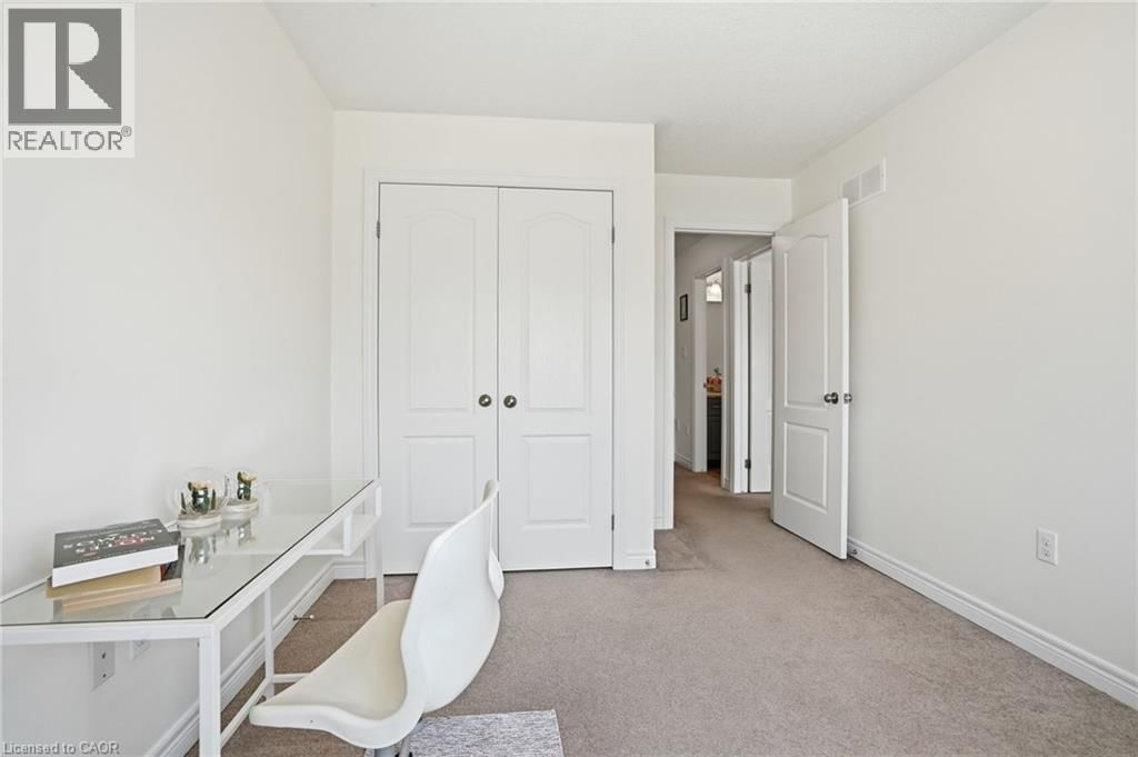 13 MARINA POINT CRESCENT Image 22