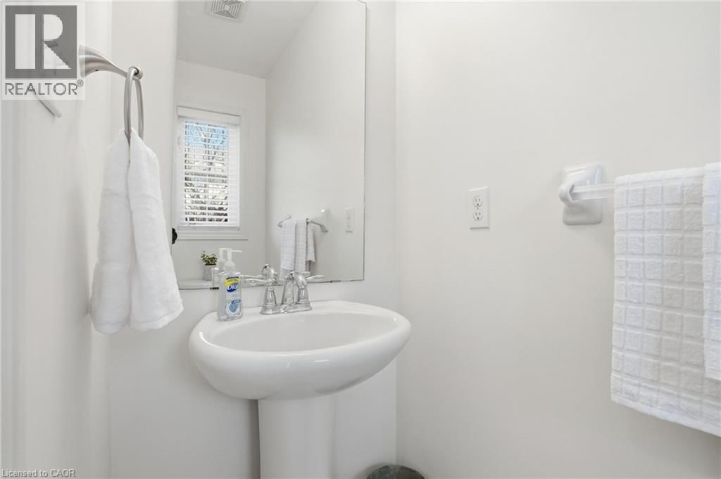 13 MARINA POINT CRESCENT Image 25