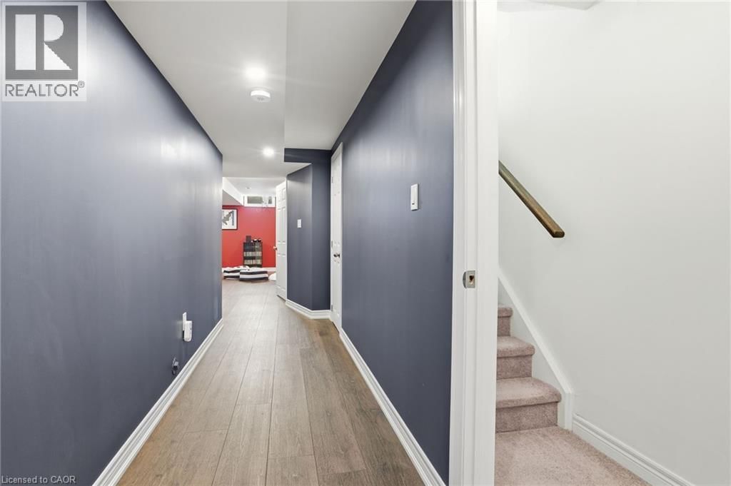 13 MARINA POINT CRESCENT Image 27