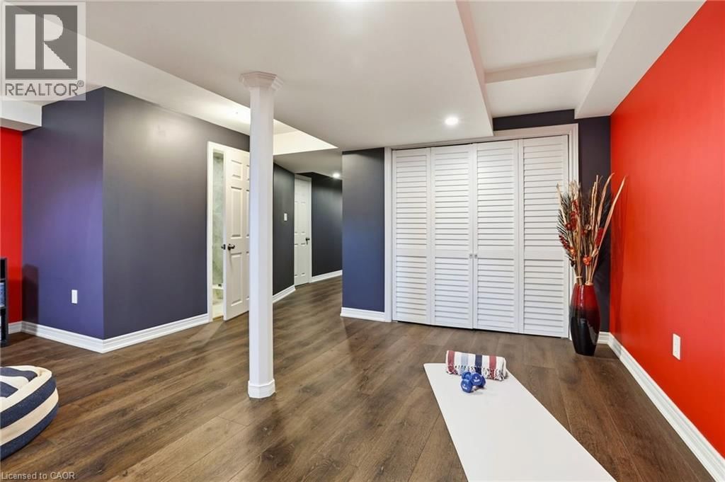 13 MARINA POINT CRESCENT Image 32