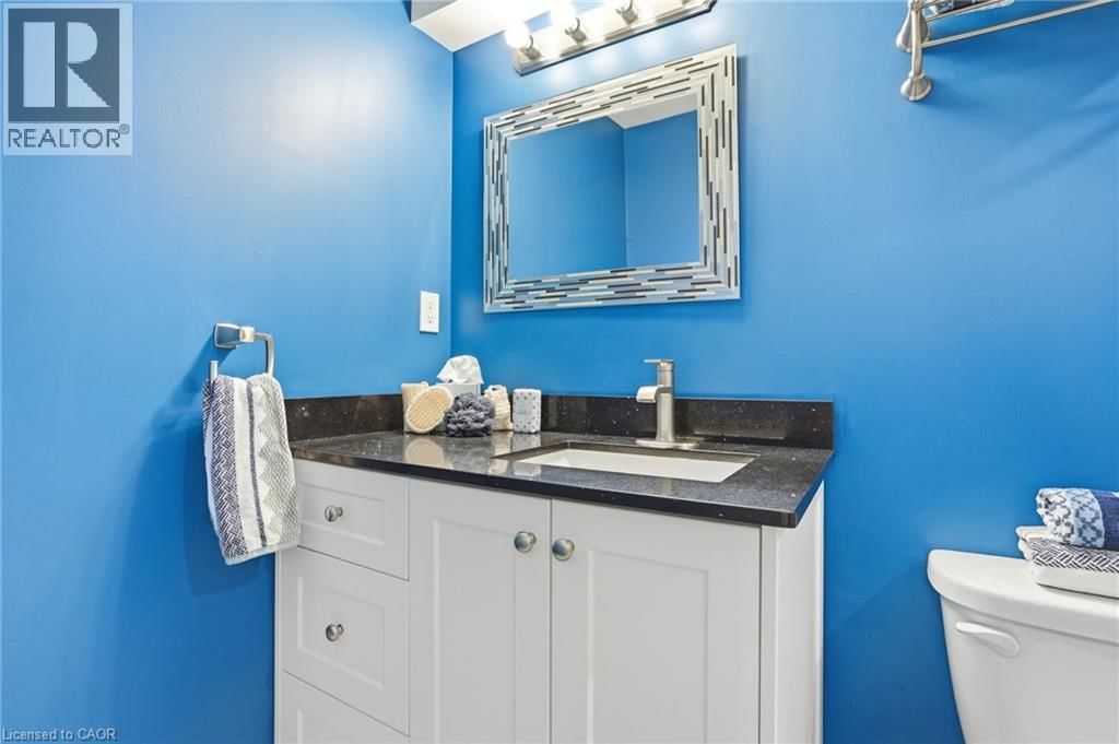 13 MARINA POINT CRESCENT Image 33