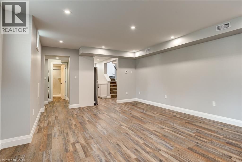 2 - 93 LOUISA STREET Image 16