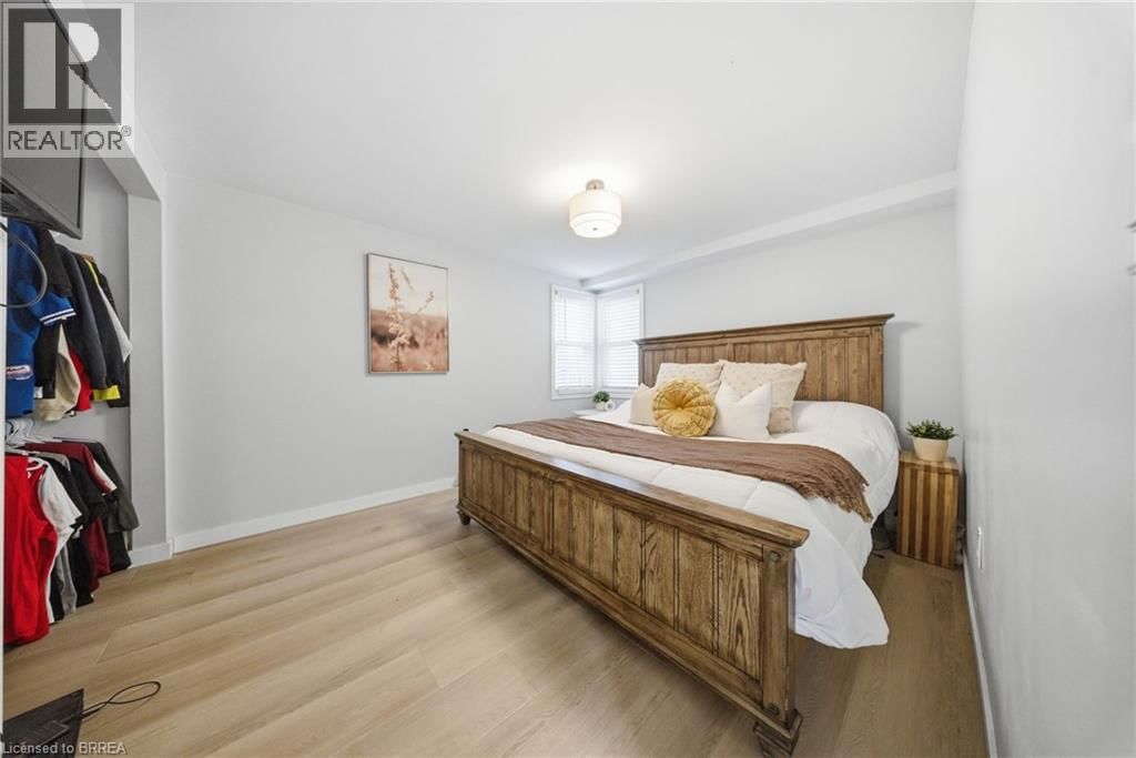 71 FOURTH AVENUE Image 11