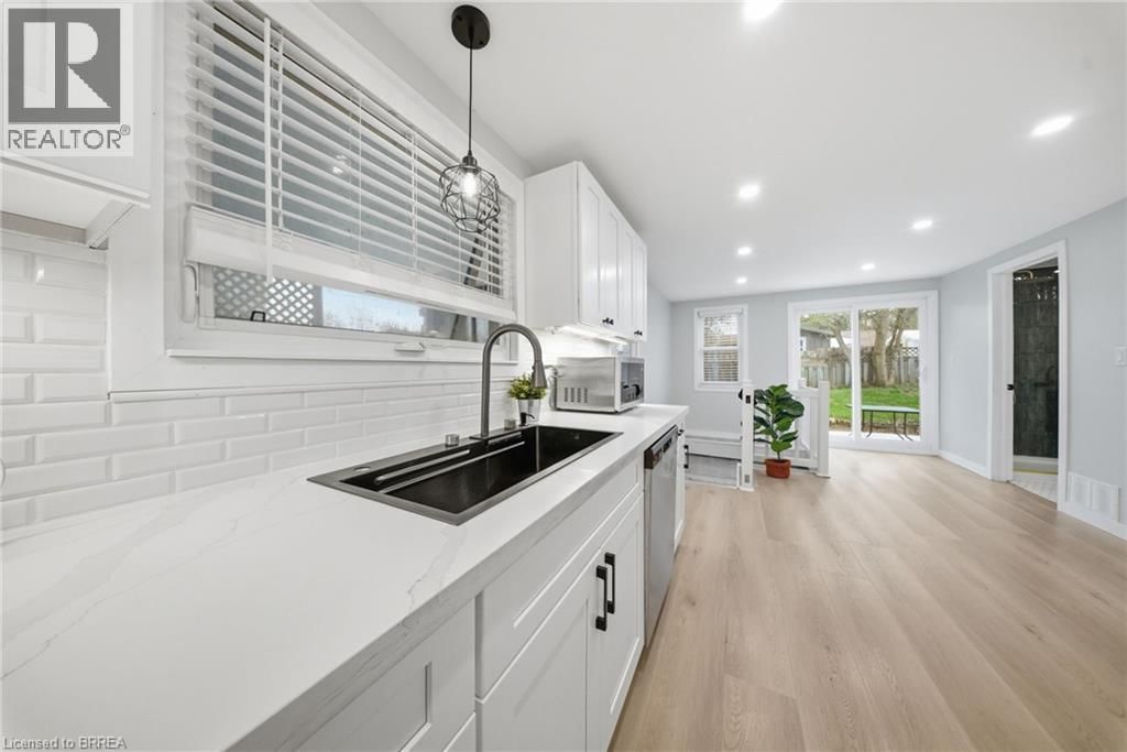 71 FOURTH AVENUE Image 8