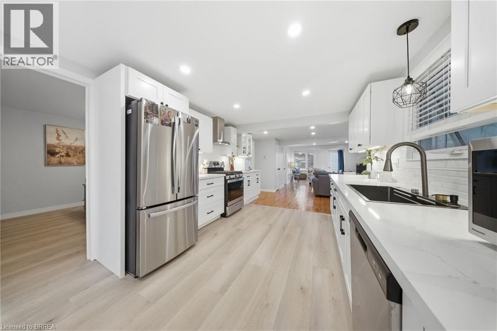 71 FOURTH AVENUE Image 9