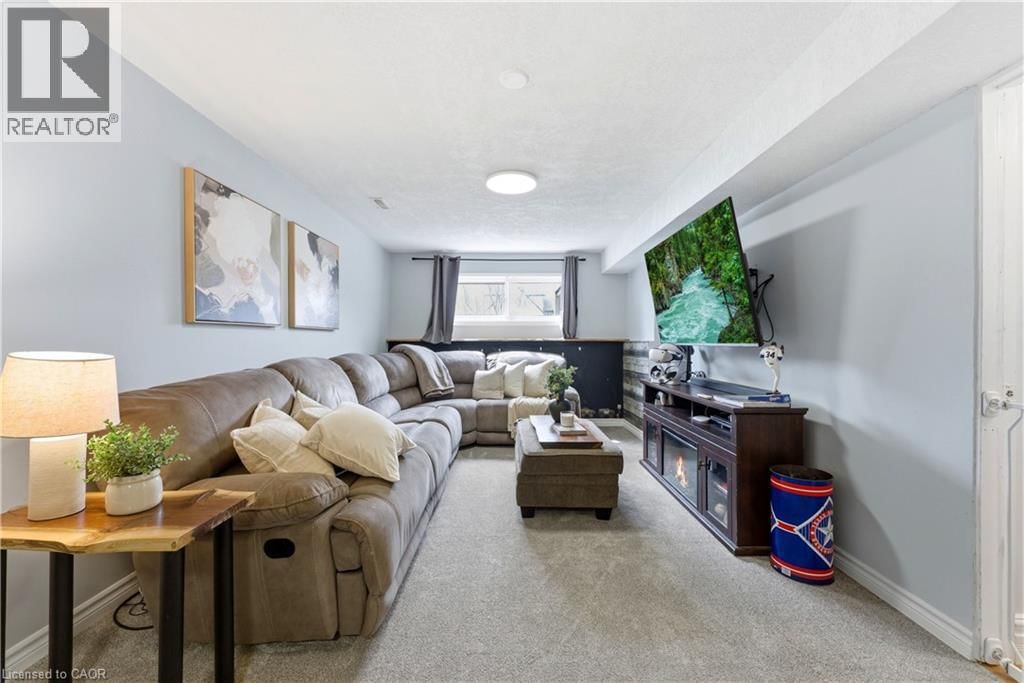 86 SUGAR MAPLE STREET Image 14