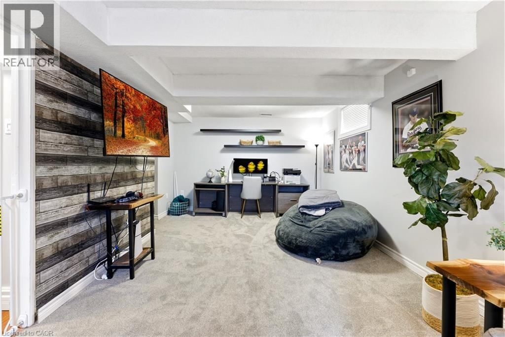 86 SUGAR MAPLE STREET Image 16