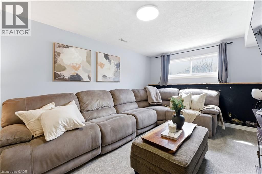 86 SUGAR MAPLE STREET Image 17