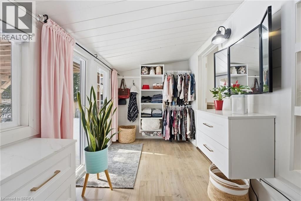 92 WALNUT STREET Image 23